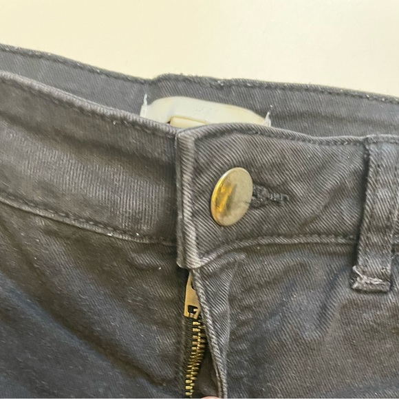 H&M black mini shorts 5 pocket zip fly cotton blend washed denim women’s size 4 - Picture 4 of 7
